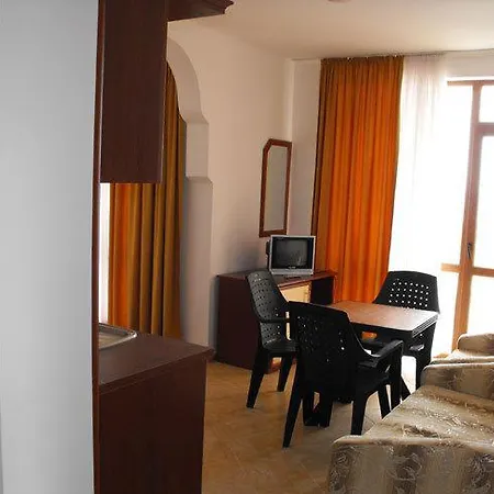 فندق Svetlana 2*