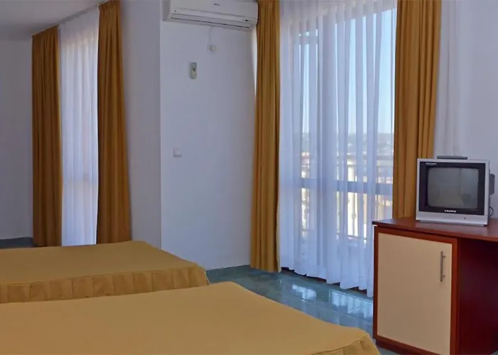 ホテル Svetlana ビャラ